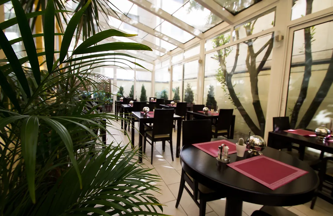 Best Western Plus Grand Hotel Victor Hugo-1